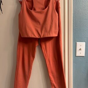 Girlfriend Collective Coral Matching Athletic Set in size S